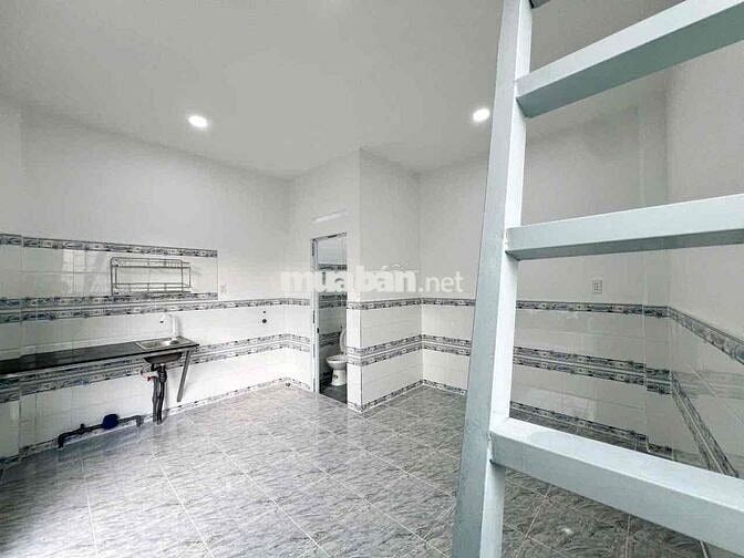 NHÀ NGUYÊN CĂN GIÁ RẺ - MỘT TRỆT MỘT LẦU - MÃ LÒ - DẮT XE VÔ NHÀ