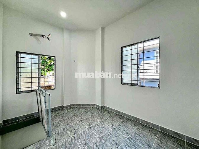 NHÀ NGUYÊN CĂN GIÁ RẺ - MỘT TRỆT MỘT LẦU - MÃ LÒ - DẮT XE VÔ NHÀ