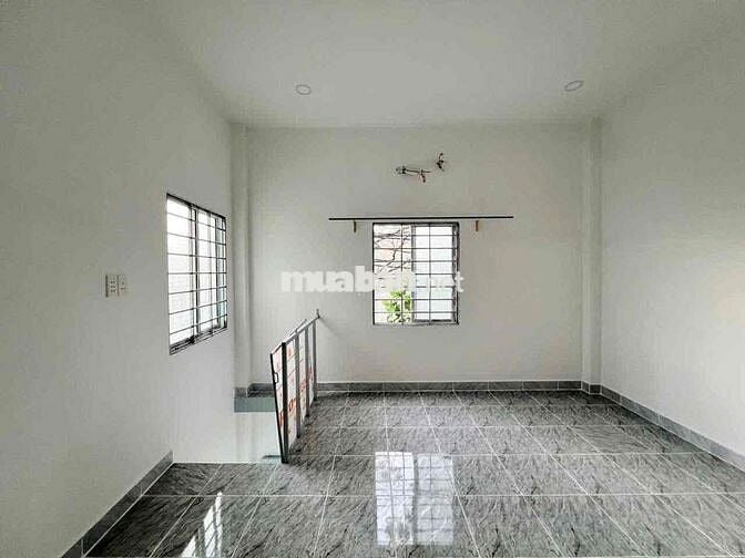 NHÀ NGUYÊN CĂN GIÁ RẺ - MỘT TRỆT MỘT LẦU - MÃ LÒ - DẮT XE VÔ NHÀ