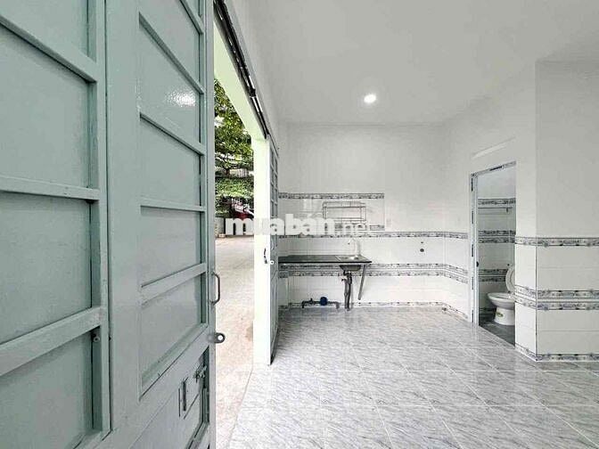 NHÀ NGUYÊN CĂN GIÁ RẺ - MỘT TRỆT MỘT LẦU - MÃ LÒ - DẮT XE VÔ NHÀ