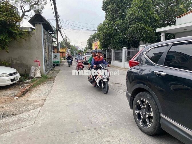 Ngộp Bank cần bán 400m2 đất thổ P. Tân Phong! đg xe hơi! giá 14,5tr/m2