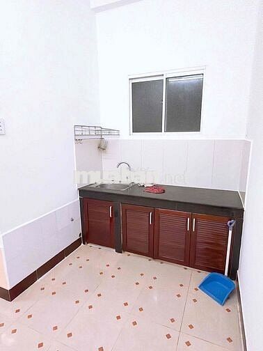 Thuê nhà lầu 1 chung cư A2 Phan Xích Long