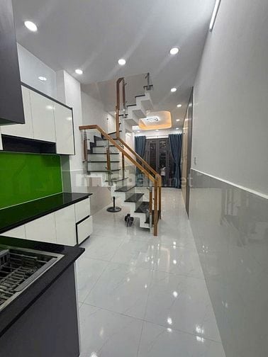 Nhà dt20m2 đúc 1 lầu 2pn 2wc hẻm đường Hoà Bình, Q.Tân Phú