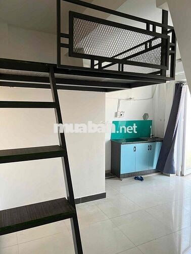Cho thuê duplex bancol lớn ngay emart phan văn trị