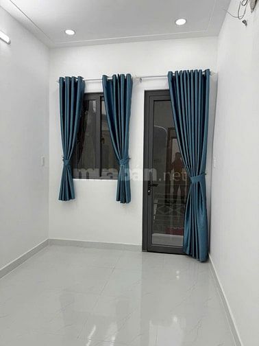 Nhà dt20m2 đúc 1 lầu 2pn 2wc hẻm đường Hoà Bình, Q.Tân Phú