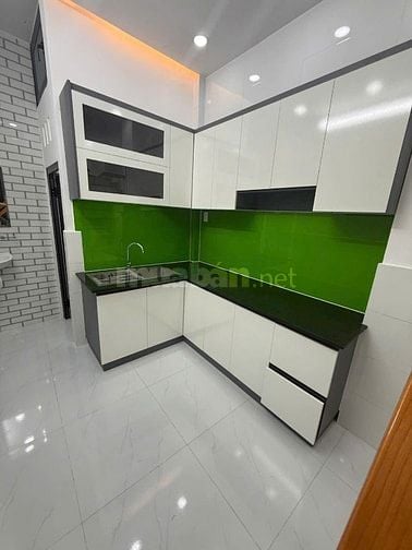 Nhà dt20m2 đúc 1 lầu 2pn 2wc hẻm đường Hoà Bình, Q.Tân Phú