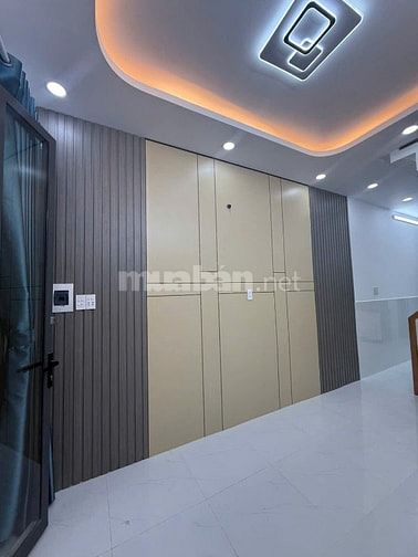 Nhà dt20m2 đúc 1 lầu 2pn 2wc hẻm đường Hoà Bình, Q.Tân Phú