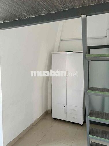 Cho thuê duplex bancol lớn ngay emart phan văn trị