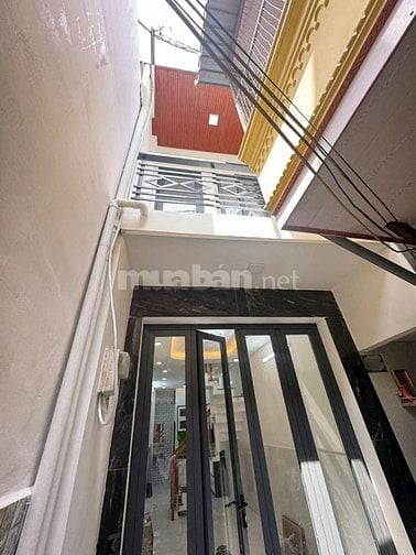 Nhà dt20m2 đúc 1 lầu 2pn 2wc hẻm đường Hoà Bình, Q.Tân Phú