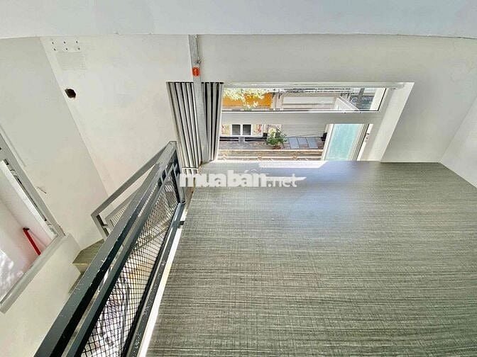 Cho thuê duplex bancol lớn ngay emart phan văn trị