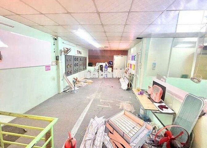 CHO  THUÊ  KHO  XƯỞNG ( 136m2)  ĐƯỜNG  TÂN HÒA ĐÔNG. QUẬN  BÌNH  TÂN