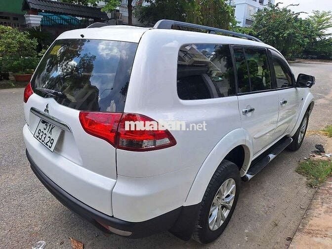 Mitsubishi Pajero Sport 2016 3.0AT 4×2 mau trang