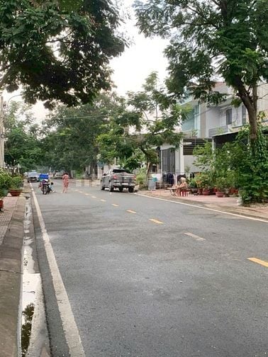 Chủ rao bán gấp 2 căn nhà thuộc khu tái định cư DHQG, khu Châu Thới 