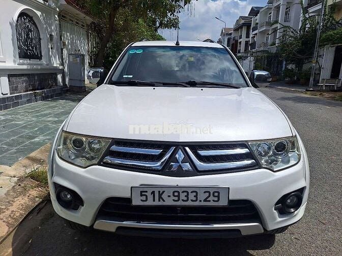 Mitsubishi Pajero Sport 2016 3.0AT 4×2 mau trang