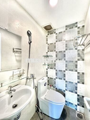 Căn Hộ Đẹp Ban Công Thoáng Gần Đại Học Sư Phạm Q5