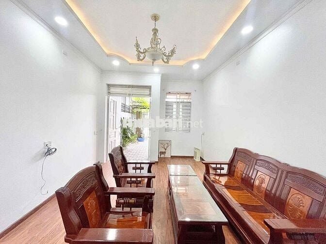 Bán căn nhà lầu trệt đẹp gần chợ dĩ an 1