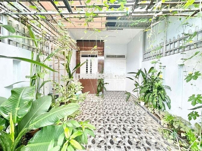 Bán căn nhà lầu trệt đẹp gần chợ dĩ an 1