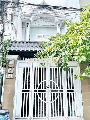 Bán căn nhà lầu trệt đẹp gần chợ dĩ an 1