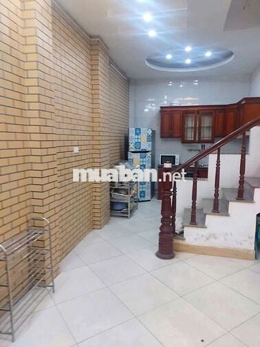 Nhà mới hiện chưa ai ở Vũ Tông Phan gần ngã 4 sở