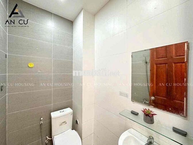 CHO THUÊ STUDIO BAN CÔNG LỚN FULL NỘI THẤT NGAY TRUNG TÂM QUẬN 7