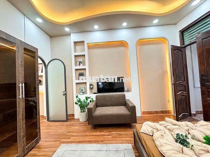 Căn hộ 2 Phòng Ngủ lớn có Ban công Nội thất tiện nghi Kế Y Dược Quận 5