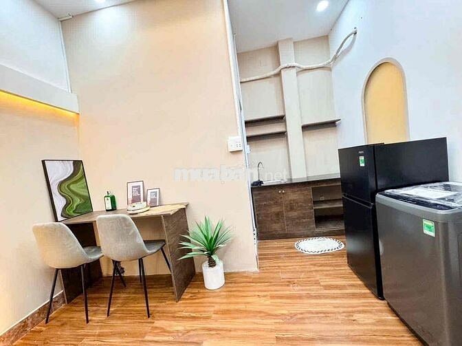 Căn hộ 2 Phòng Ngủ lớn có Ban công Nội thất tiện nghi Kế Y Dược Quận 5