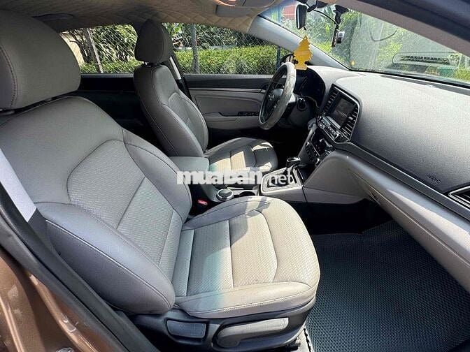 hyunhdai elantra 2017 AT đúng 23000 KM