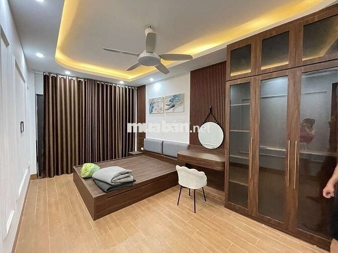 NHÀ NGỌC THUỴ, DT 38M 5 TẦNG, GIÁ CHỈ 7,95 TỶ