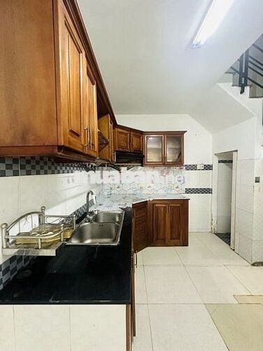 Hẻm 5m oto thông ra 3/2. 33m2 5 tầng hoàn công đủ. P14 Q10. Chỉ 8,6 tỷ