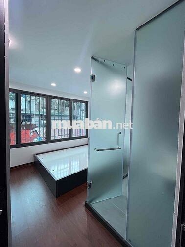 Hiếm! Bán nhà hơn 3 tỷ ,70msổ đỏ tầng 3,phố Lò Đúc,lôgoc, đẹp miễn chê