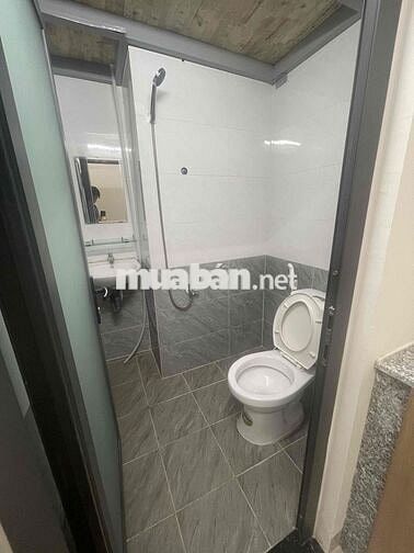 Phòng sẵn máy lạnh, ngay công viên làng hoa, Tân Sơn