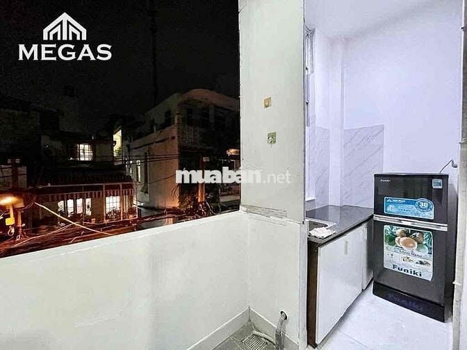 1 PHÒNG NGỦ - TÁCH BẾP - BAN CÔNG - THANG MÁY - NGAY VÒNG XOAY DÂN CHỦ