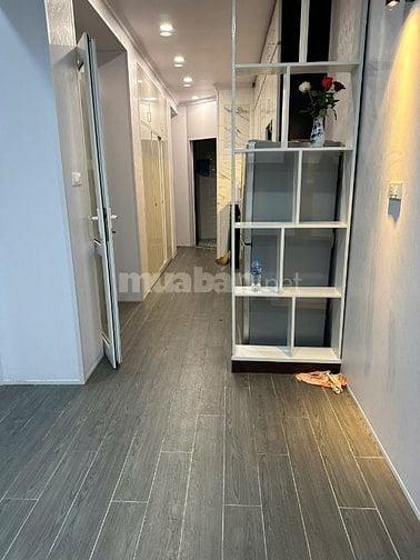 Cho thuê nhà 37 Lý Nam Đế, Hoàn Kiếm, 2 căn đẹp, ngõ rộng, sân vườn