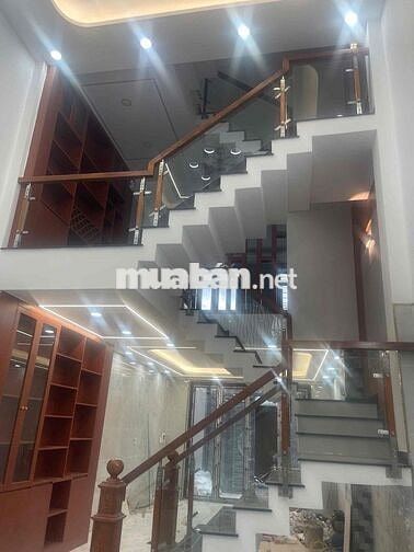 Bán nhà lầu, giá rẻ tại quận Bình Tân