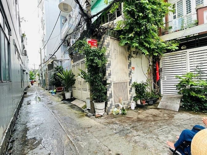 Bán nhà 4 Tầng Thích Quảng Đức P5 PN. khu dân trí, Sát Hẻm xe tải