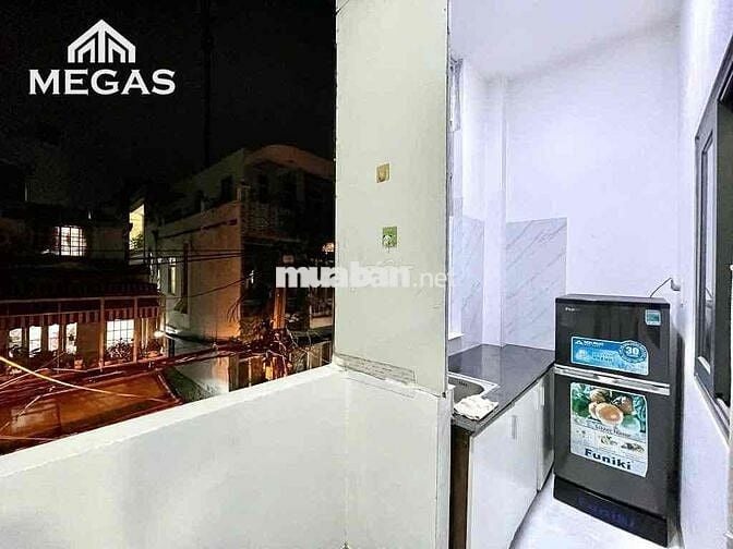 1 PHÒNG NGỦ - TÁCH BẾP - BAN CÔNG - THANG MÁY - NGAY VÒNG XOAY DÂN CHỦ