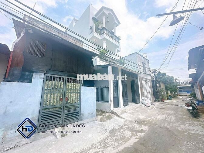 Nhà trệt 3 lầu 5x20 hêm 6m thông gần chợ Trần Thị Cờ