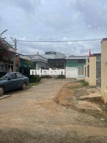 CHÍNH CHỦ BÁN ĐẤT TẶNG CĂN NHÀ CẤP 4 HẺM 170 LÊ DUẨN