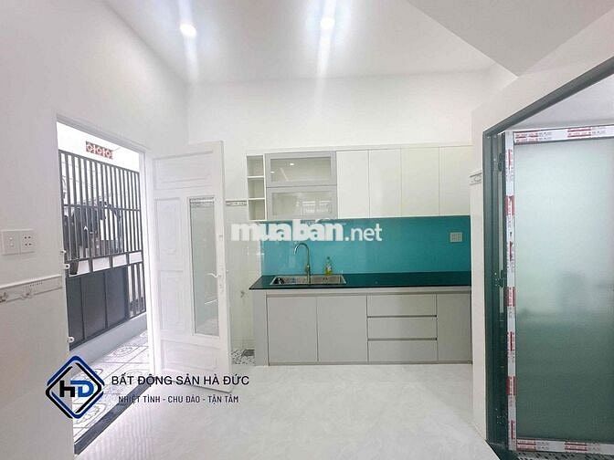 Nhà trệt 3 lầu 5x20 hêm 6m thông gần chợ Trần Thị Cờ