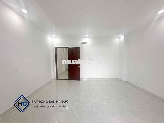 Nhà trệt 3 lầu 5x20 hêm 6m thông gần chợ Trần Thị Cờ