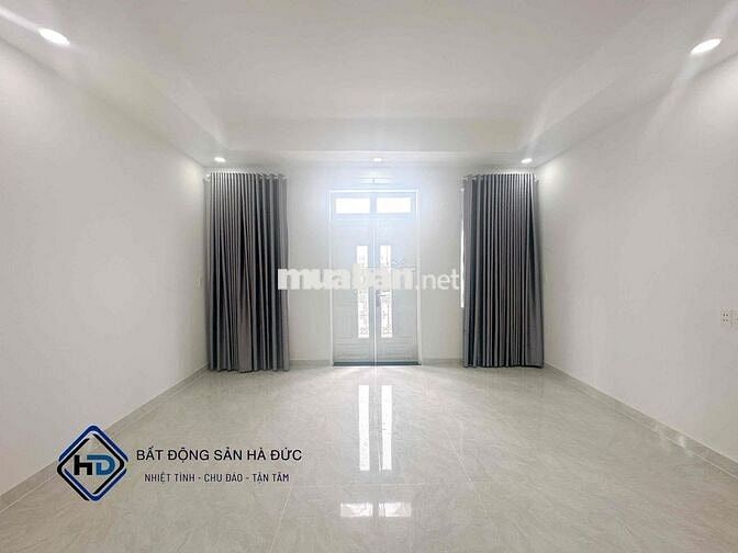 Nhà trệt 3 lầu 5x20 hêm 6m thông gần chợ Trần Thị Cờ