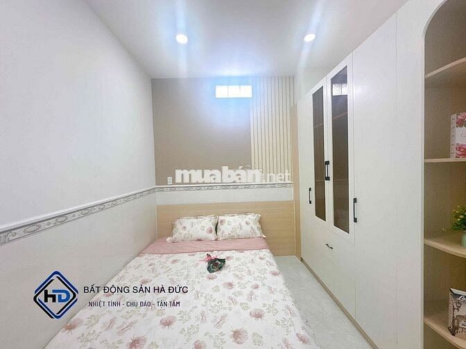 Nhà trệt 3 lầu 5x20 hêm 6m thông gần chợ Trần Thị Cờ