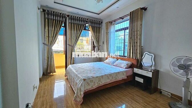 BÁN NHÀ 4 TẦNG- 5PN - NGANG 7.2M GẦN CHỢ ĐẦM NHA TRANG