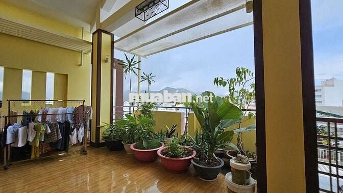 BÁN NHÀ 4 TẦNG- 5PN - NGANG 7.2M GẦN CHỢ ĐẦM NHA TRANG