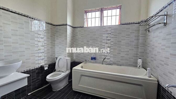 BÁN NHÀ 4 TẦNG- 5PN - NGANG 7.2M GẦN CHỢ ĐẦM NHA TRANG