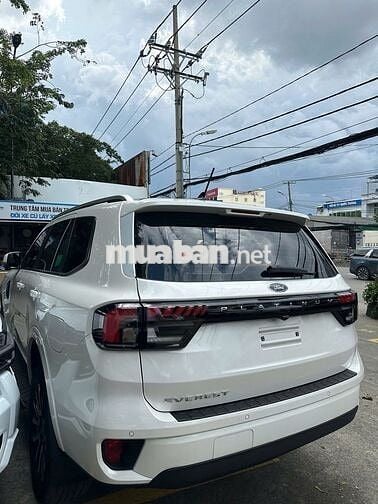 Ford Everest VIN2025 trả trước 299tr nhận xe