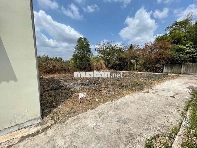 hàng ngộp,chính chủ cắt lỗ cần bán gấp.Đất thổ cư 2 mặt tiền hẻm