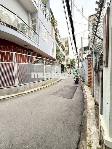 Nhà hẻm 96m2, 6 phòng ngủ, đường Lê Quang Định, Bình Thạnh