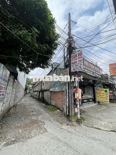 138.7m2 gồm nhà và 6 phòng trọ hiếm gần chợ dĩ an 5,6 tỷ hẻm xe hơi.