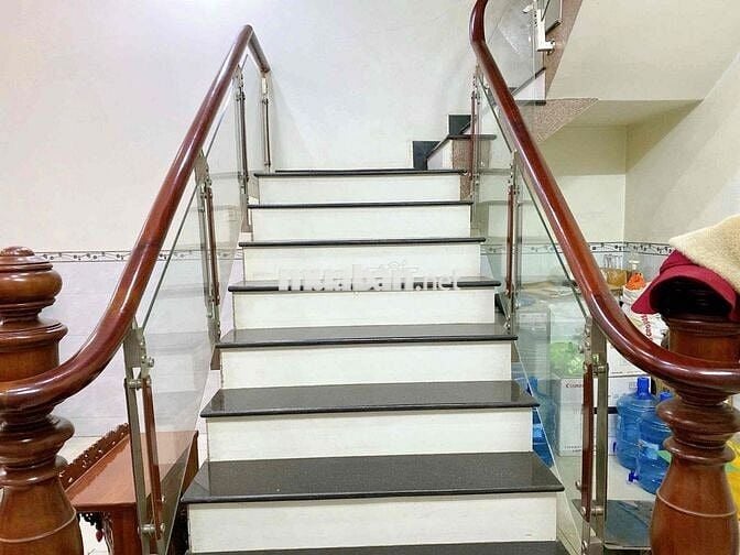 NHÀ 1 LẦU,3P NGỦ,SỔ R THỔ CƯ 179m2(HOÀN CÔNG)MẶT TIỀN Đ NGUYỄN HOÀNG